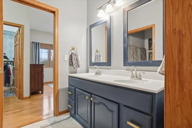 $799,000 | 10038 North Cedarburg Road, Mequon, WI 53092