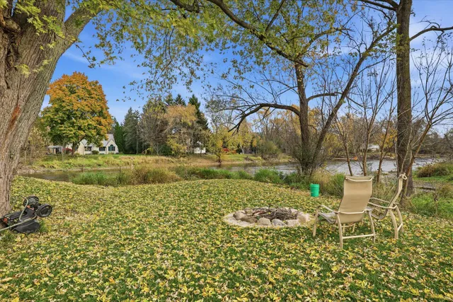 $799,000 | 10038 North Cedarburg Road, Mequon, WI 53092