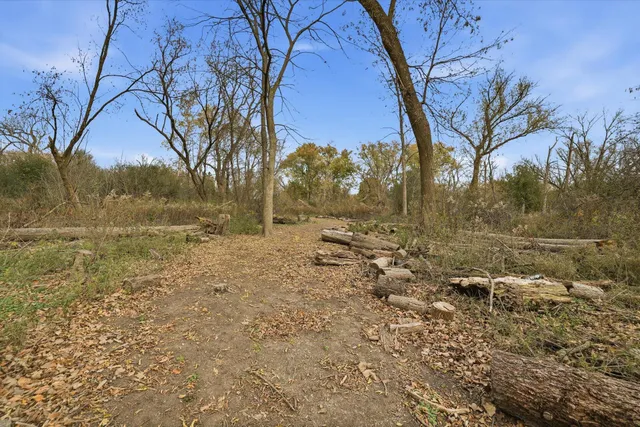 $799,000 | 10038 North Cedarburg Road, Mequon, WI 53092