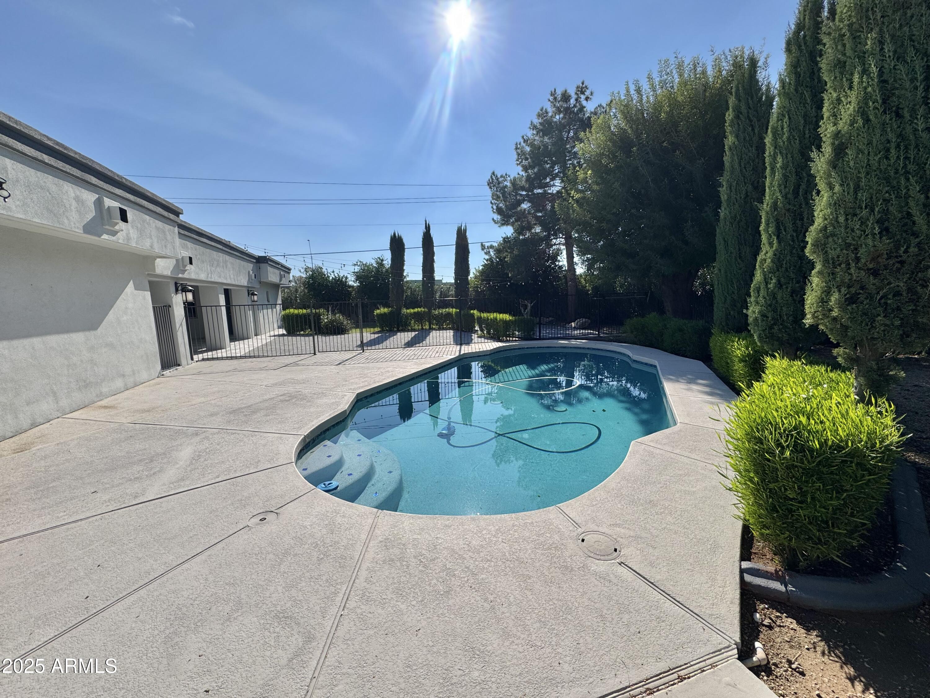 15402 North 57th Street Scottsdale, AZ 85254 - Photo 32 of 35 a view of outdoor space and yard