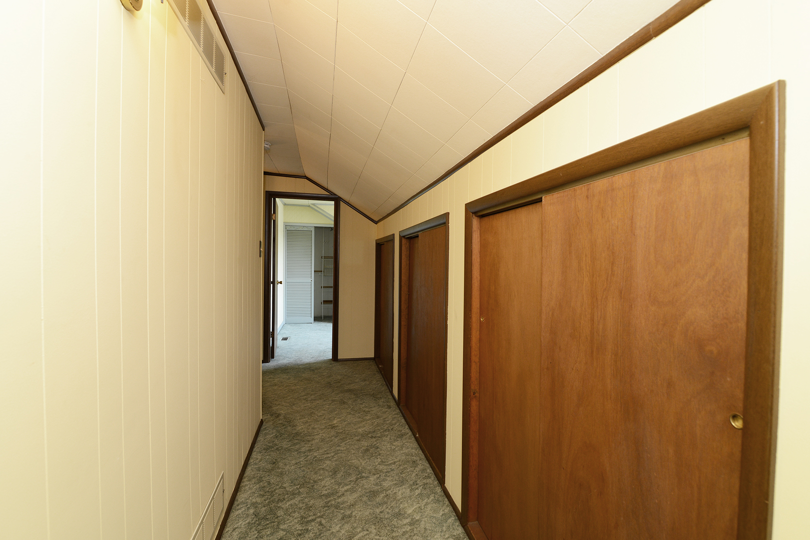 4162 Blanchan Avenue Brookfield, IL 60513 - Photo 29 of 39 a view of a hallway