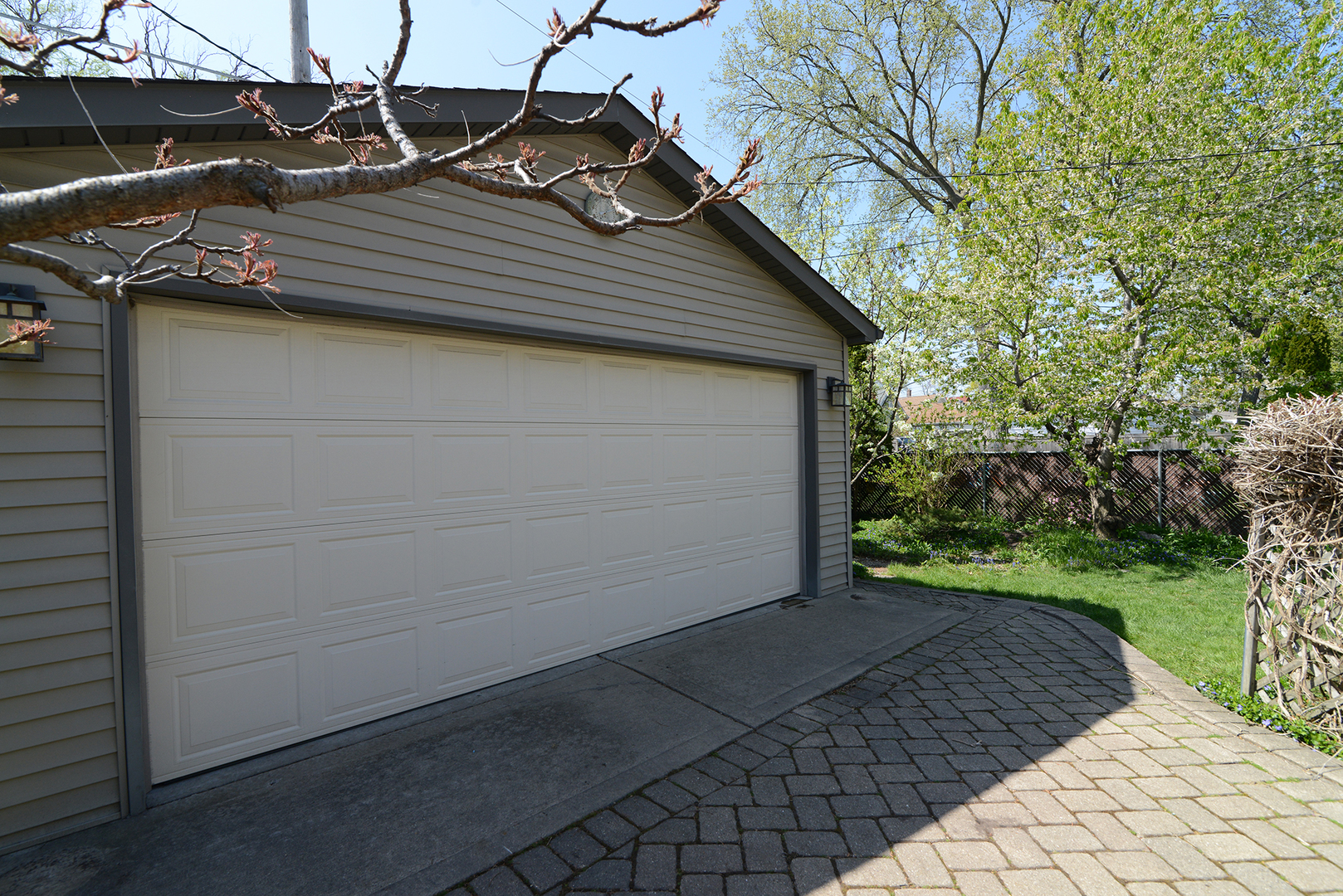 4162 Blanchan Avenue Brookfield, IL 60513 - Photo 3 of 39 a backyard of a house