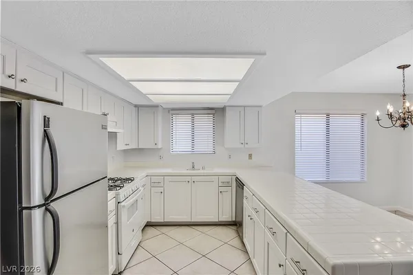 $1,950 | 2329 Chatfield Drive, Las Vegas, NV 89128