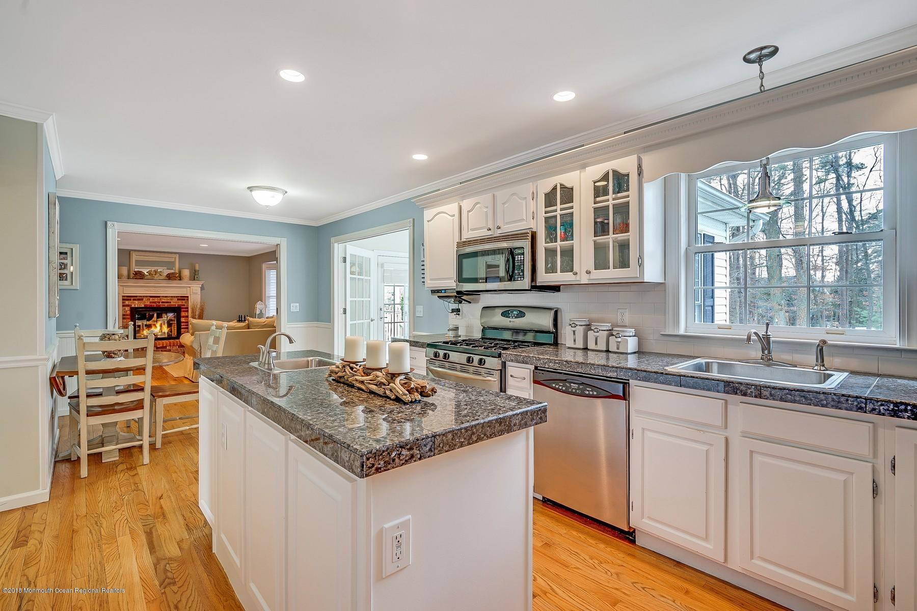 745 Rabbit Run Brick, NJ 08724 - Photo 8 of 67 8