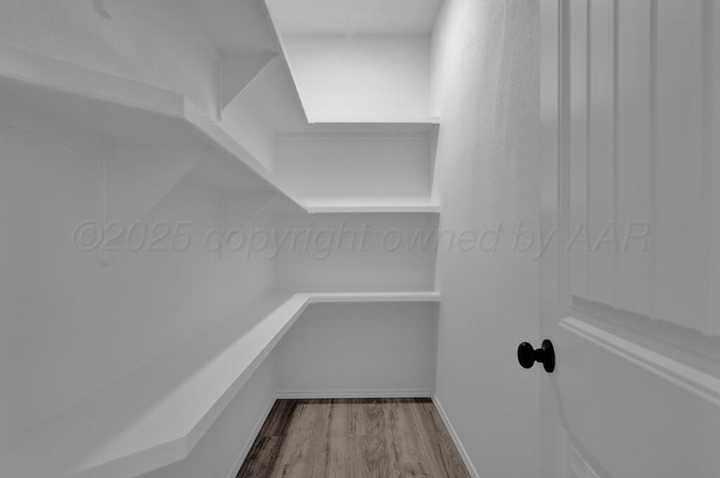 831 North Manhattan Street Amarillo, TX 79107 - Photo 10 of 23 a view of walk in closet