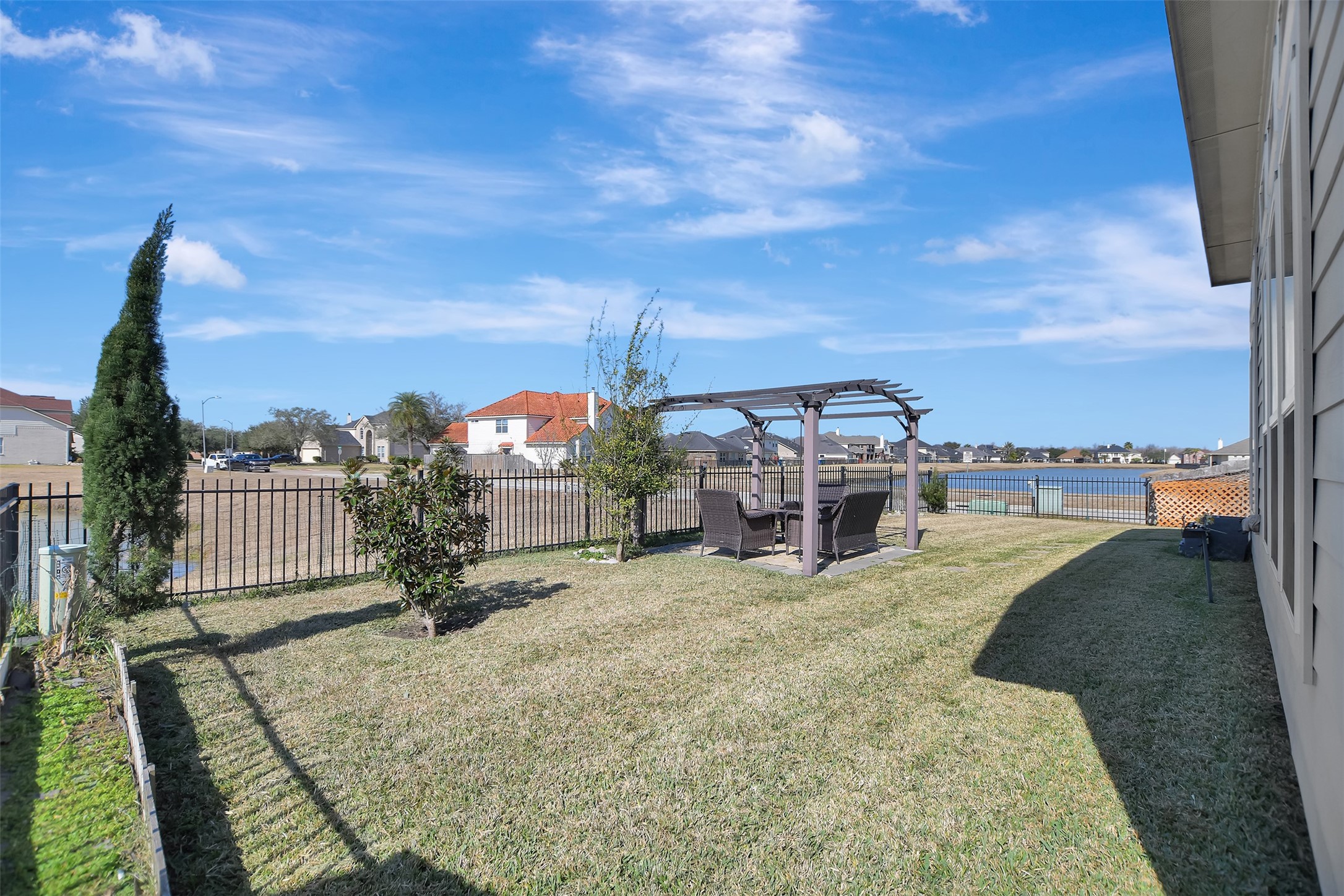 27 Montecito Lane Manvel, TX 77578 - Photo 43 of 49 a view of a terrace with sitting area