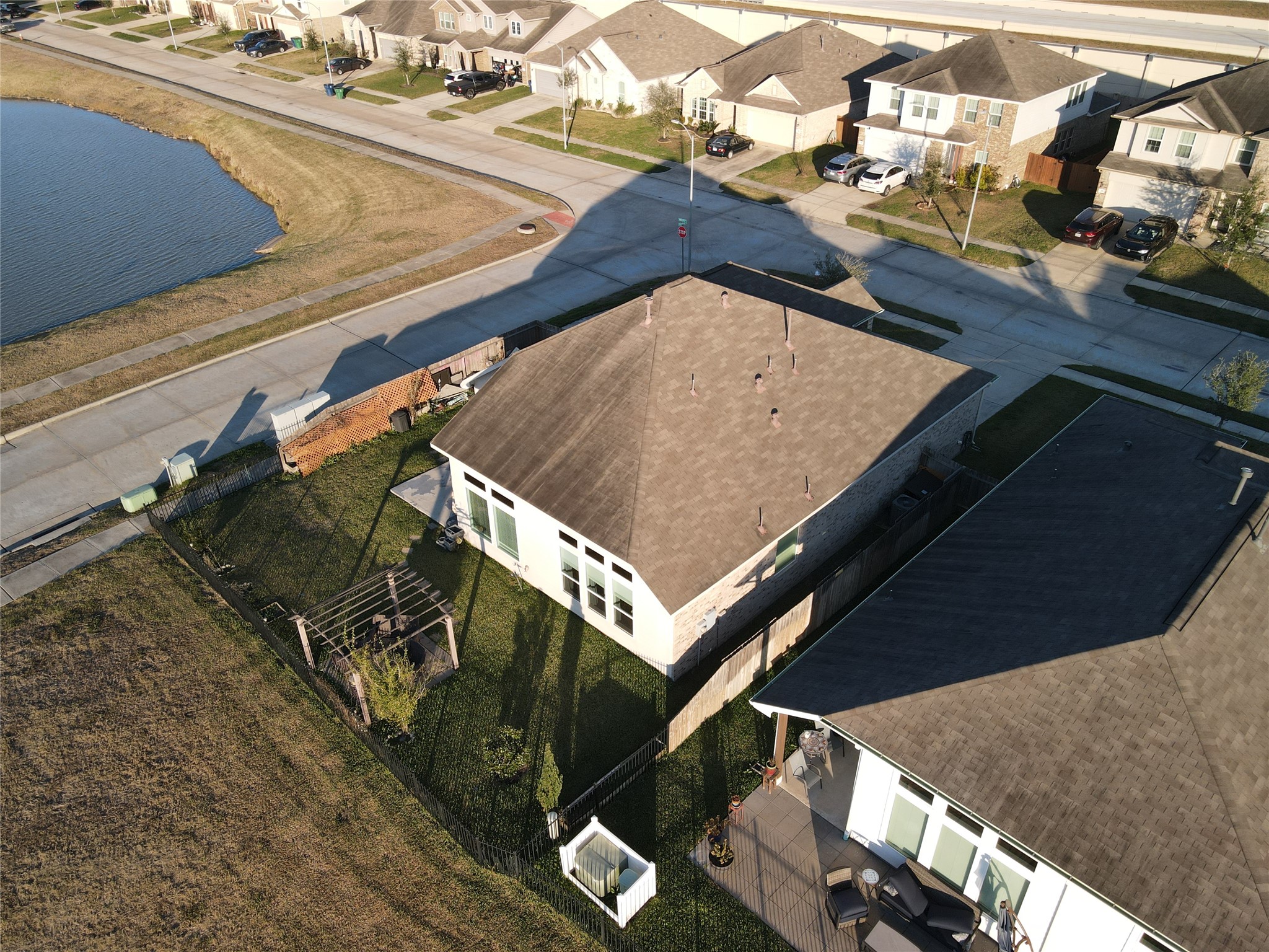 27 Montecito Lane Manvel, TX 77578 - Photo 48 of 49 a view of roof