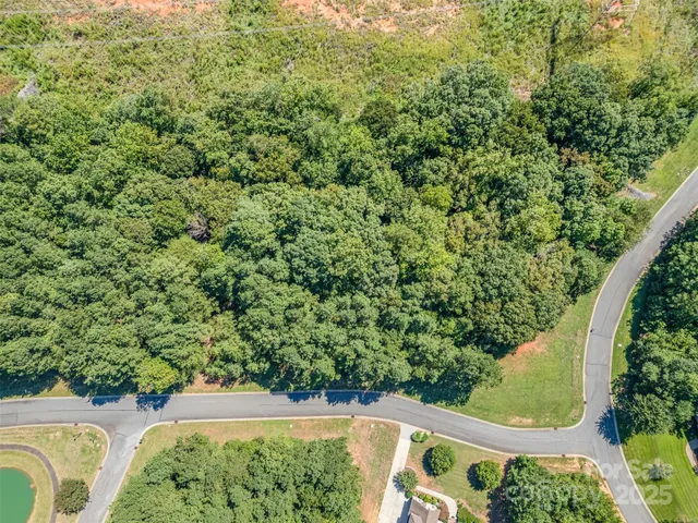 a view of an outdoor space