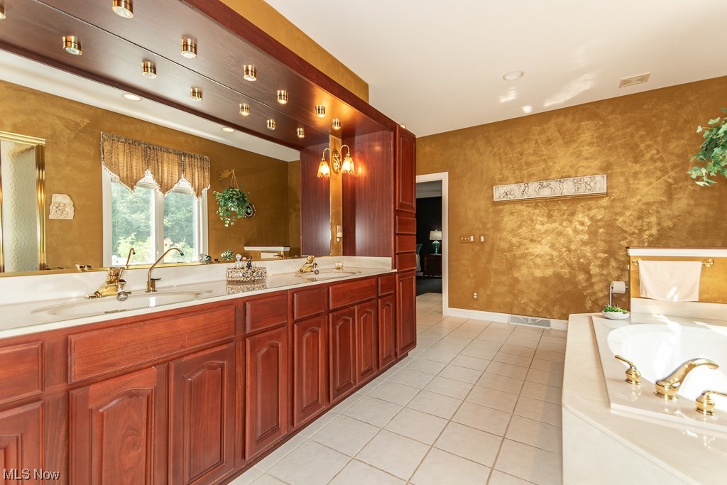 9661 Johnnycake Ridge Road Mentor, OH 44060 - Photo 18 of 31 Gallery Image 18