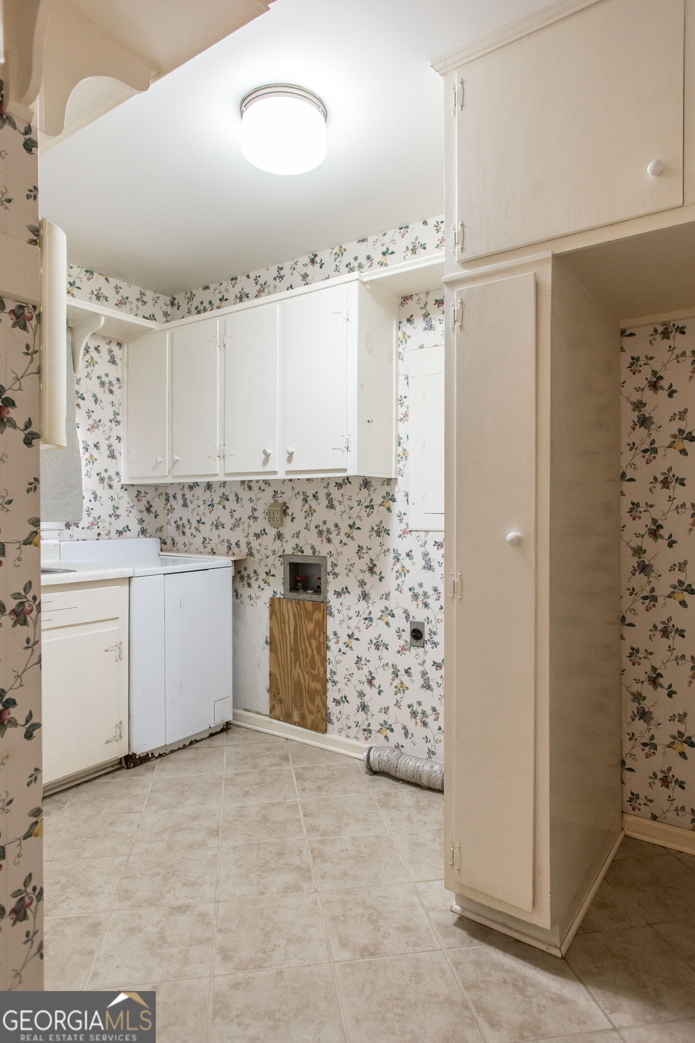 402 Preston Street Waycross, GA 31501 - Photo 15 of 43 a bathroom with a granite countertop sink a toilet and shower