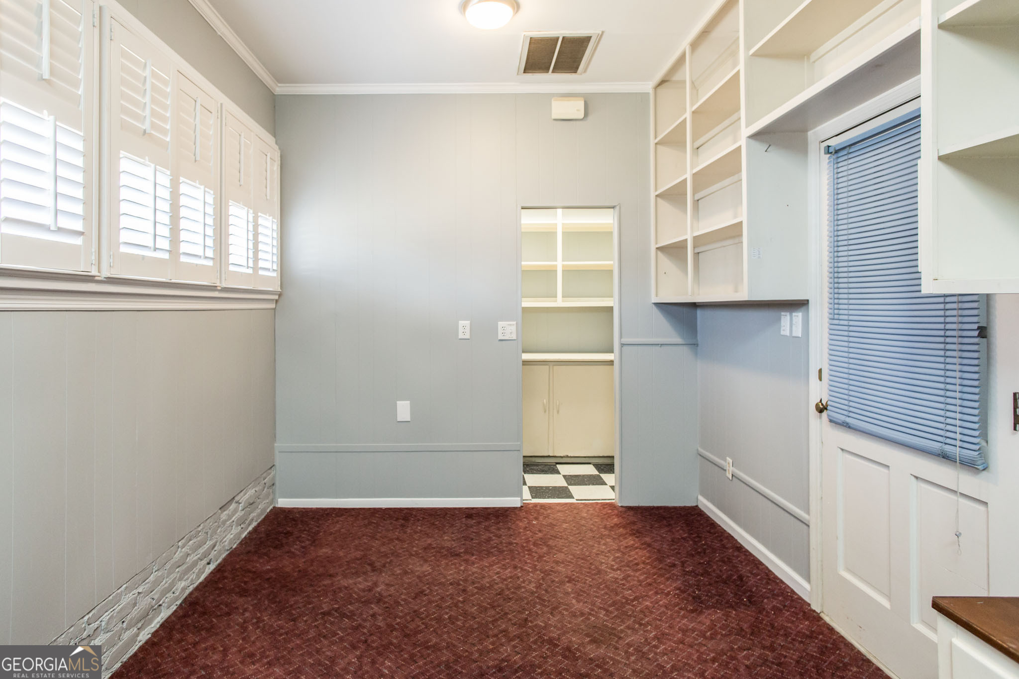 402 Preston Street Waycross, GA 31501 - Photo 20 of 43 an empty room with windows