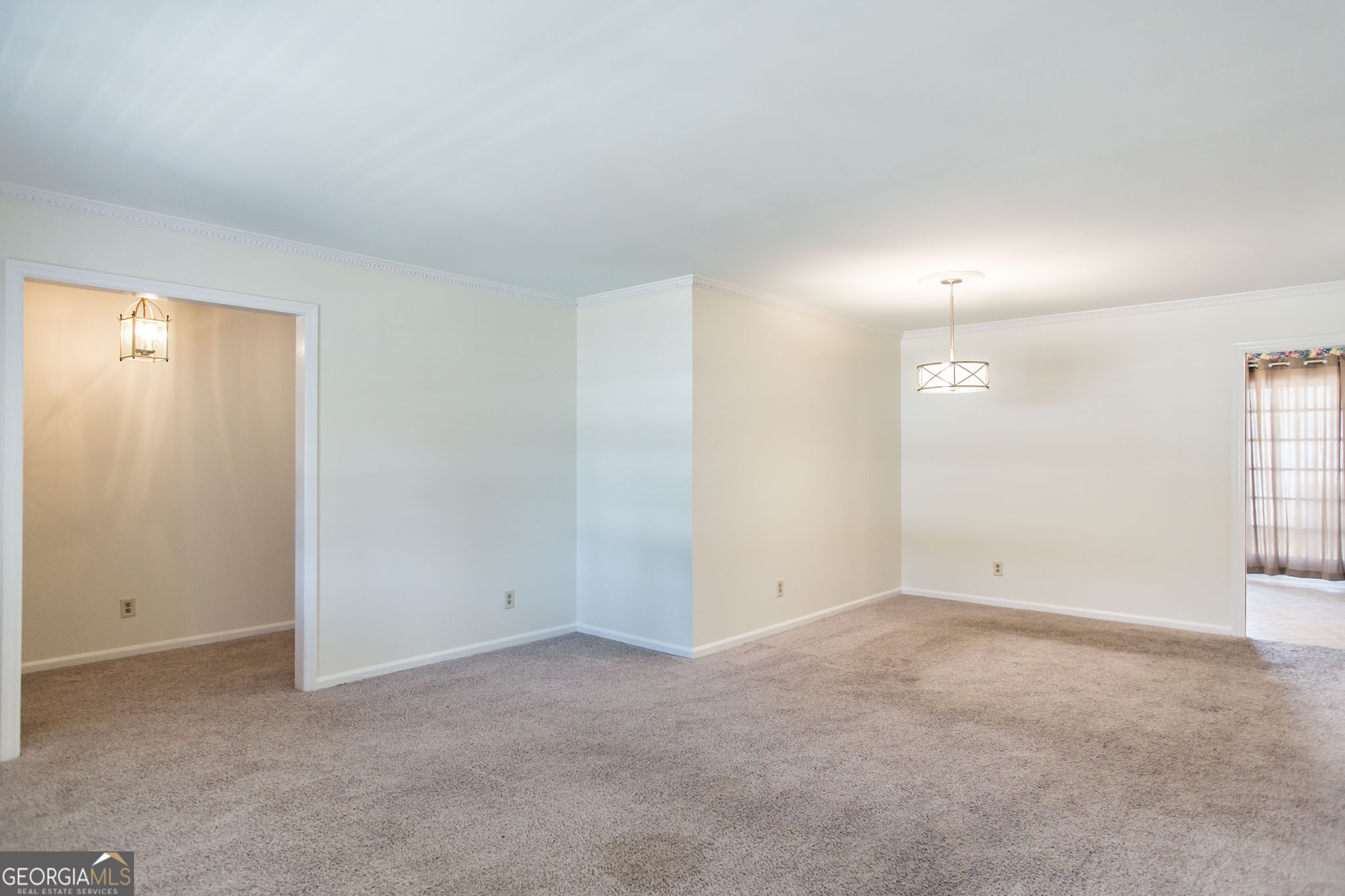 402 Preston Street Waycross, GA 31501 - Photo 6 of 43 an empty room with windows and closet