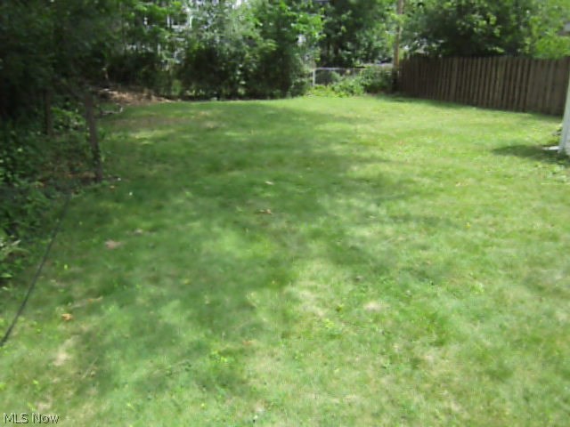 907 Englewood Road Cleveland Heights, OH 44121 - Photo 6 of 12