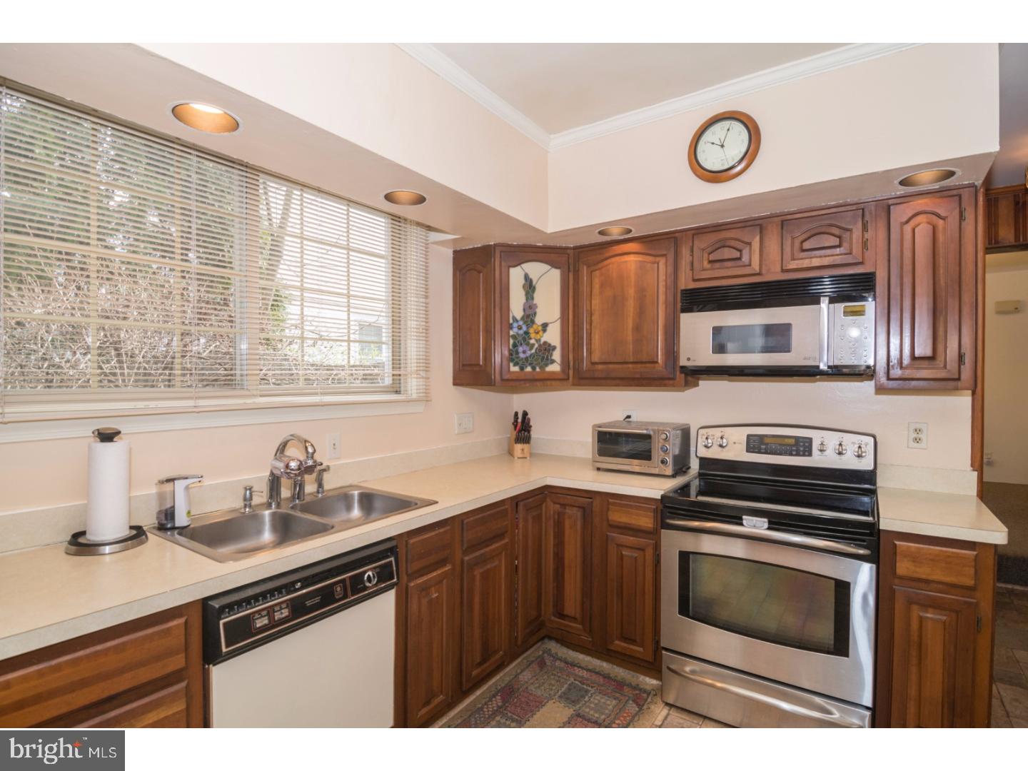 52 Church Road Lansdale, PA 19446 - Photo 9 of 23 Kitchen