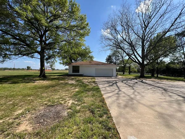 $369,500 | 8740 County Road 2403, Tool, TX 75143