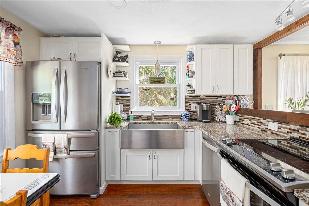 18 Norman Road Jamestown, RI 02835 - Photo 7 of 43 Gallery Image 7