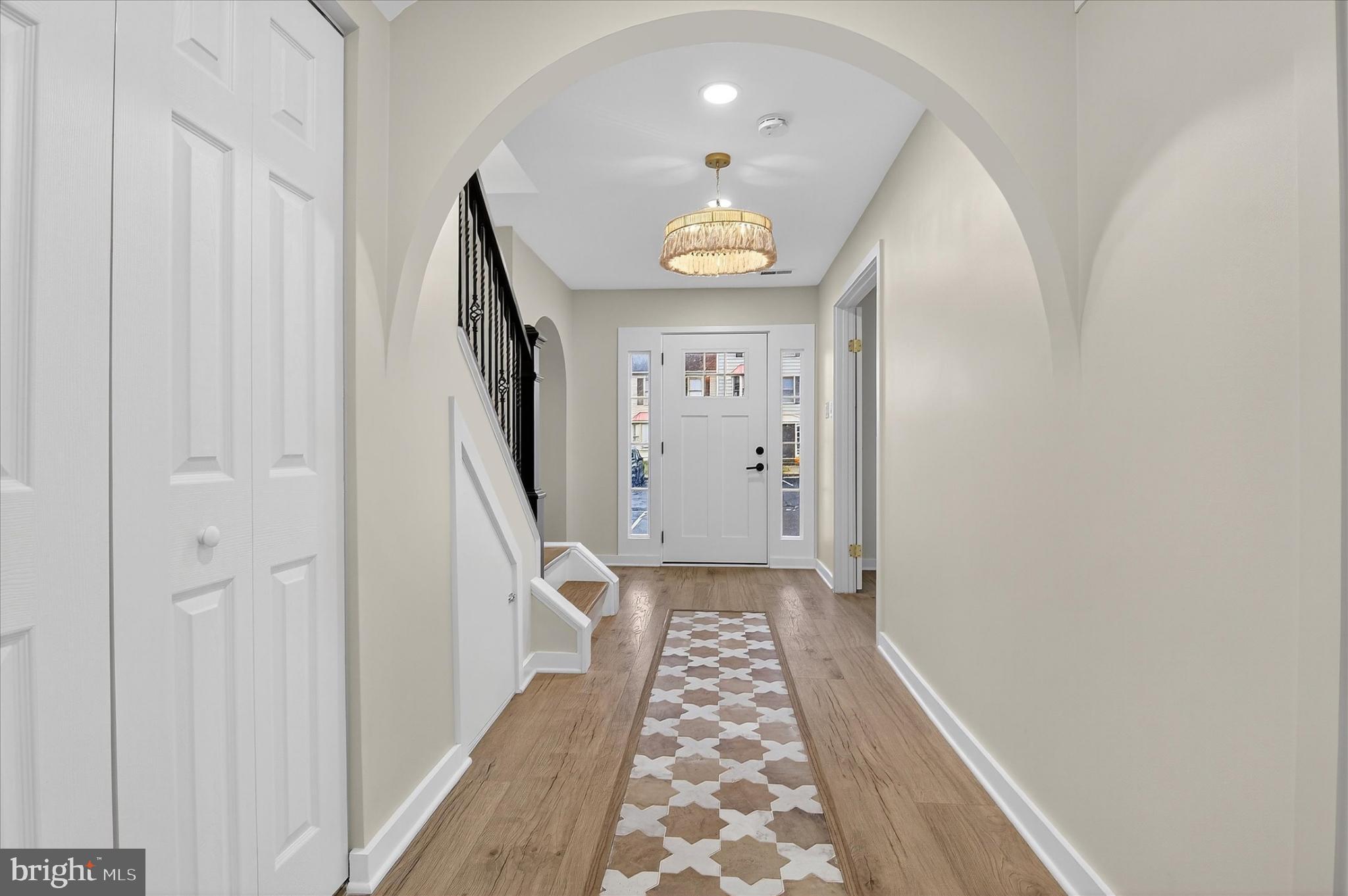 10502 Oronoco Lane Manassas, VA 20109 - Photo 6 of 37 a view of entryway