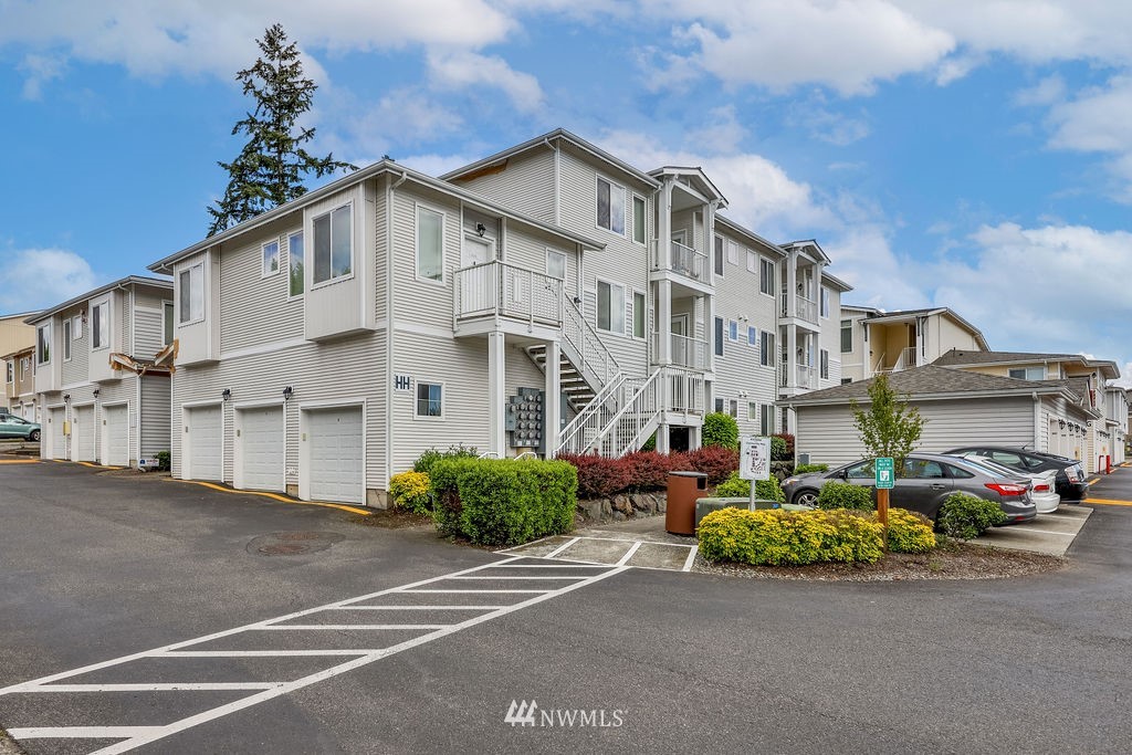 14915 38th Drive Southeast, Unit 1027 Bothell, WA 98012 - Photo 1 of 26 Gallery Image 1