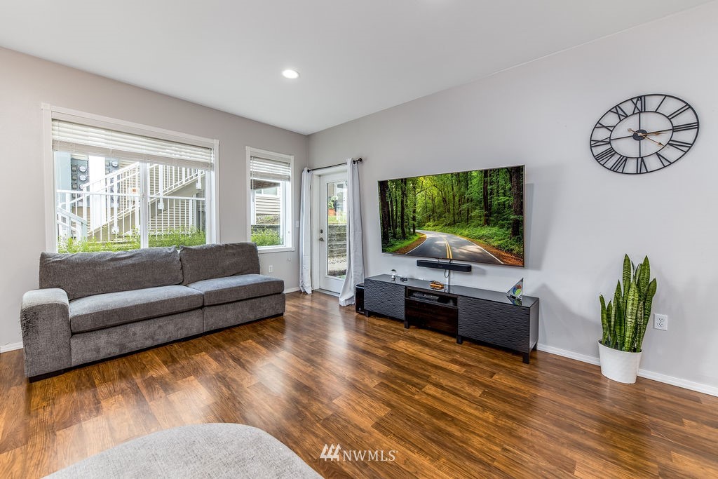 14915 38th Drive Southeast, Unit 1027 Bothell, WA 98012 - Photo 5 of 26 Gallery Image 5