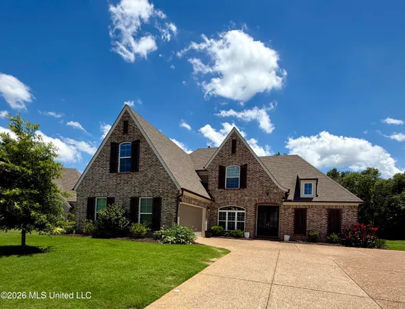 $530,000 | 7337 Hawks Crossing Drive East, Olive Branch, MS 38654