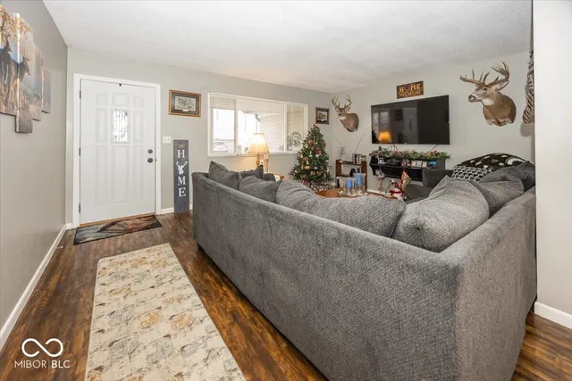 $298,900 | 657 West Brookville Road, Fountaintown, IN 46130