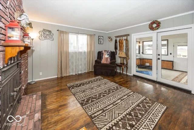 $298,900 | 657 West Brookville Road, Fountaintown, IN 46130