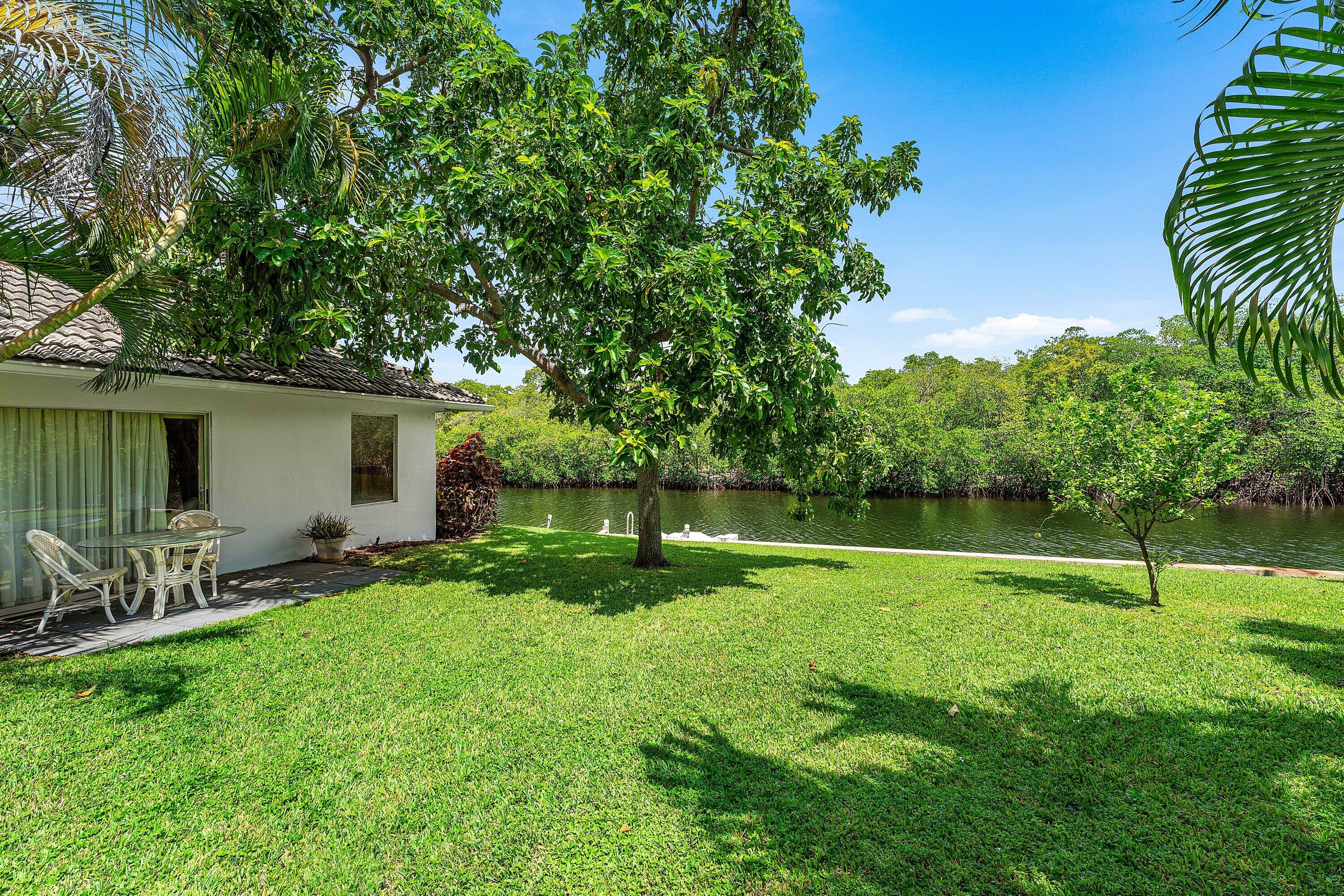 611 Phillips Drive Boca Raton, FL 33432 - Photo 8 of 29 007-611PhillipsDrive-BocaRaton-FL-33432-