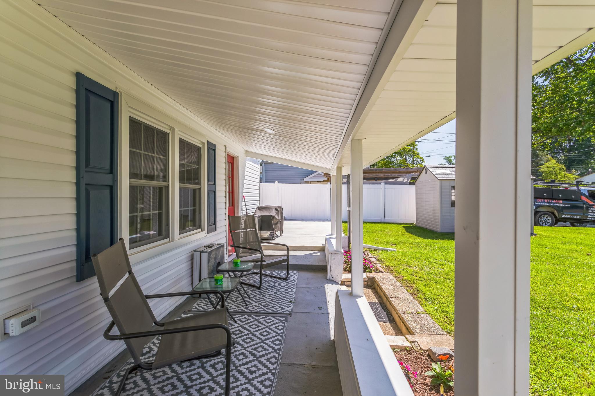 414 Delaware Avenue Croydon, PA 19021 - Photo 2 of 34 a balcony with furniture