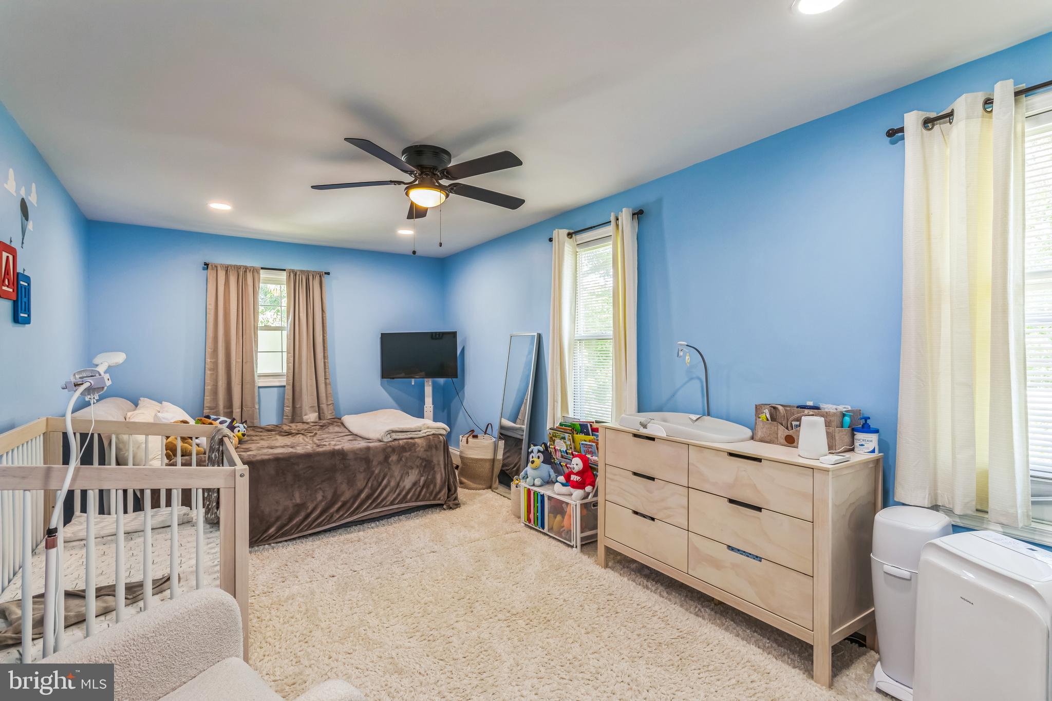 414 Delaware Avenue Croydon, PA 19021 - Photo 25 of 34 a bedroom with a bed and a window