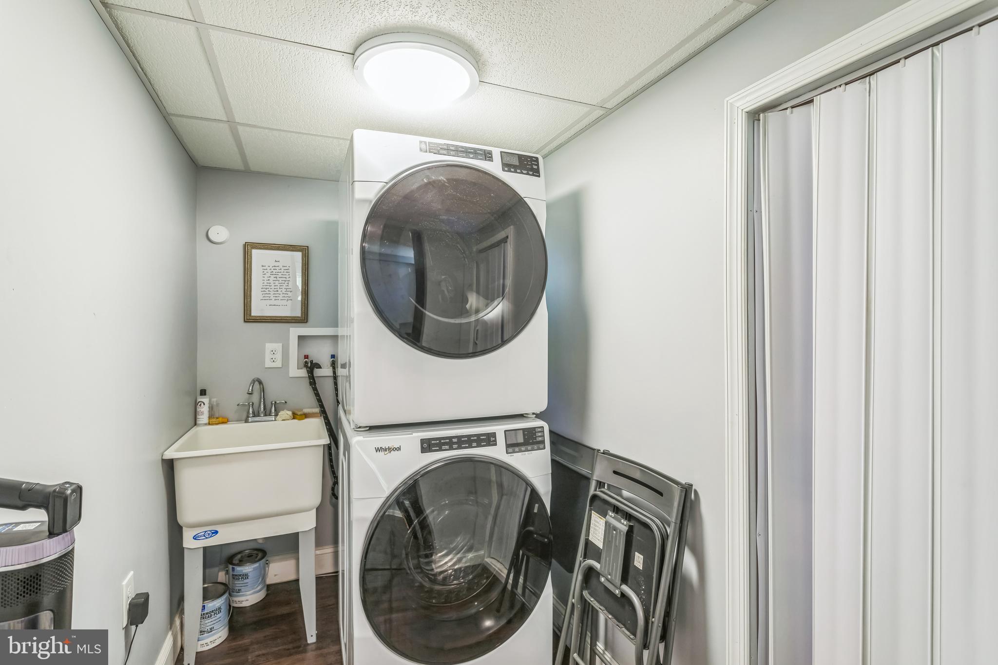 414 Delaware Avenue Croydon, PA 19021 - Photo 29 of 34 a utility room with dryer and washer