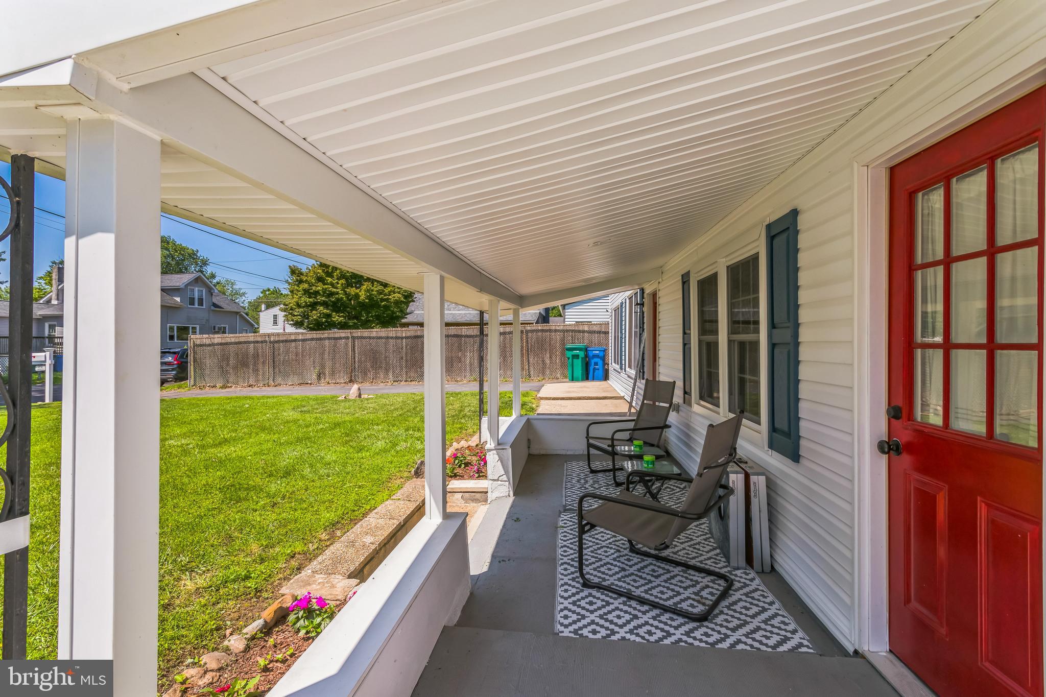 414 Delaware Avenue Croydon, PA 19021 - Photo 3 of 34 a balcony with furniture and a garden