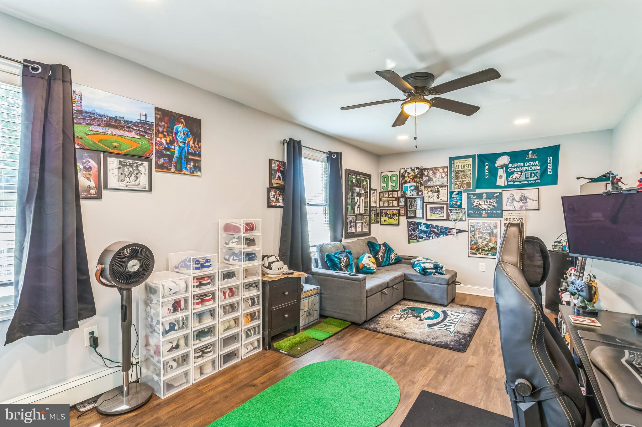 414 Delaware Avenue Croydon, PA 19021 - Photo 31 of 34 a living room with furniture and a window