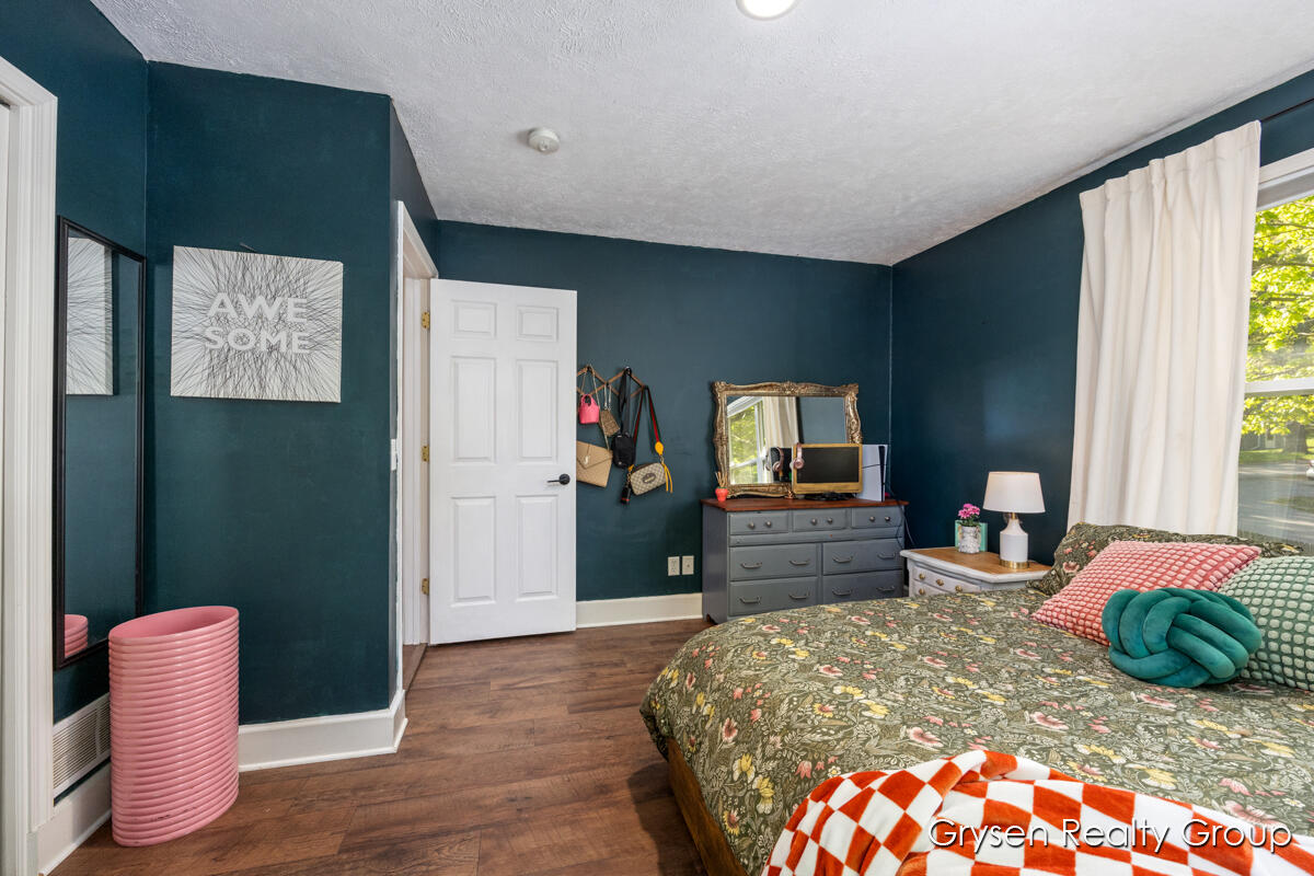 8650 Belding Road Northeast Rockford, MI 49341 - Photo 17 of 43 IMG_1018