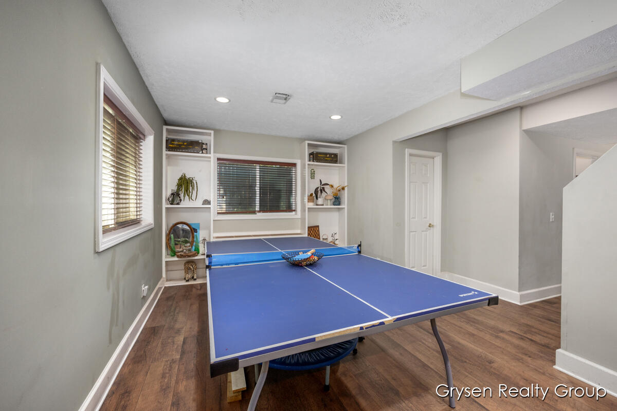 8650 Belding Road Northeast Rockford, MI 49341 - Photo 23 of 43 IMG_1024