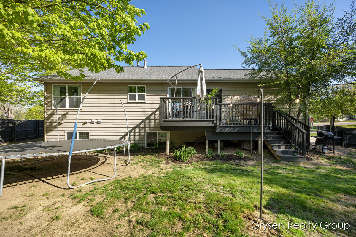 8650 Belding Road Northeast Rockford, MI 49341 - Photo 31 of 43 IMG_1032