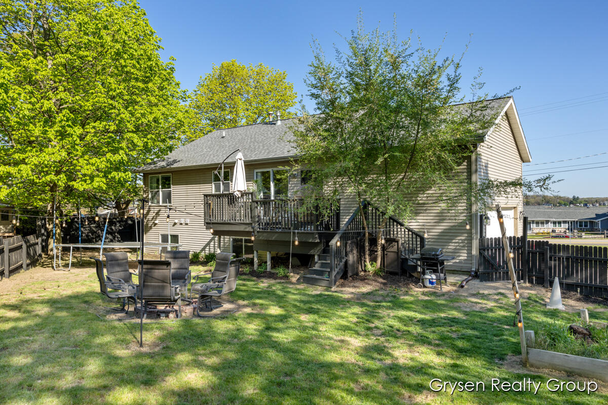 8650 Belding Road Northeast Rockford, MI 49341 - Photo 33 of 43 IMG_1036