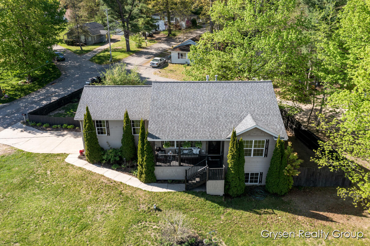 8650 Belding Road Northeast Rockford, MI 49341 - Photo 35 of 43 IMG_1038