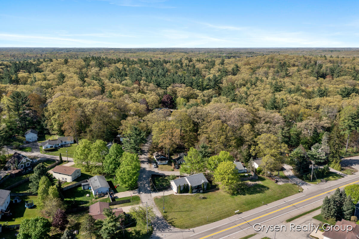 8650 Belding Road Northeast Rockford, MI 49341 - Photo 38 of 43 IMG_1041