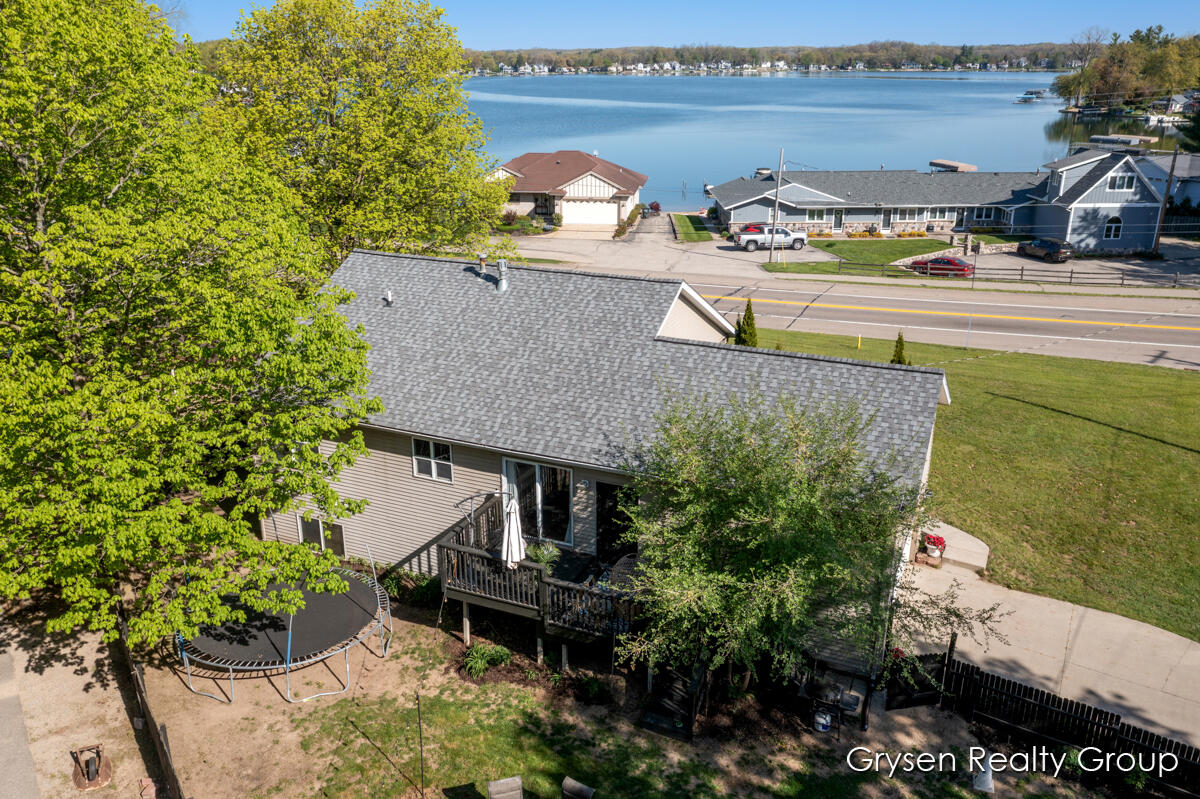 8650 Belding Road Northeast Rockford, MI 49341 - Photo 40 of 43 IMG_1044