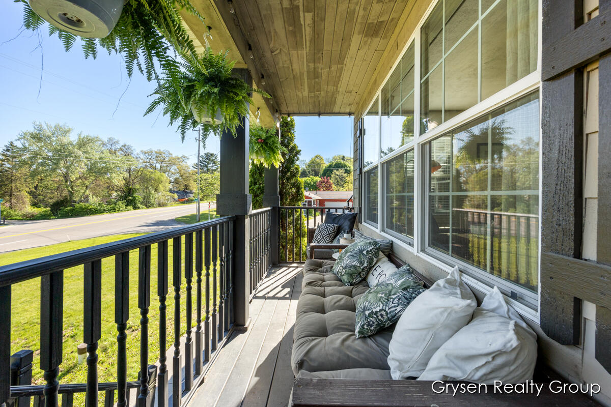 8650 Belding Road Northeast Rockford, MI 49341 - Photo 4 of 43 IMG_1001