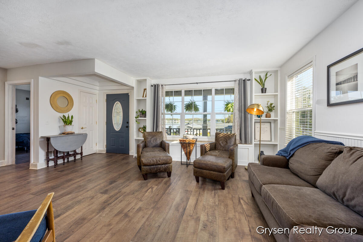 8650 Belding Road Northeast Rockford, MI 49341 - Photo 8 of 43 IMG_1008