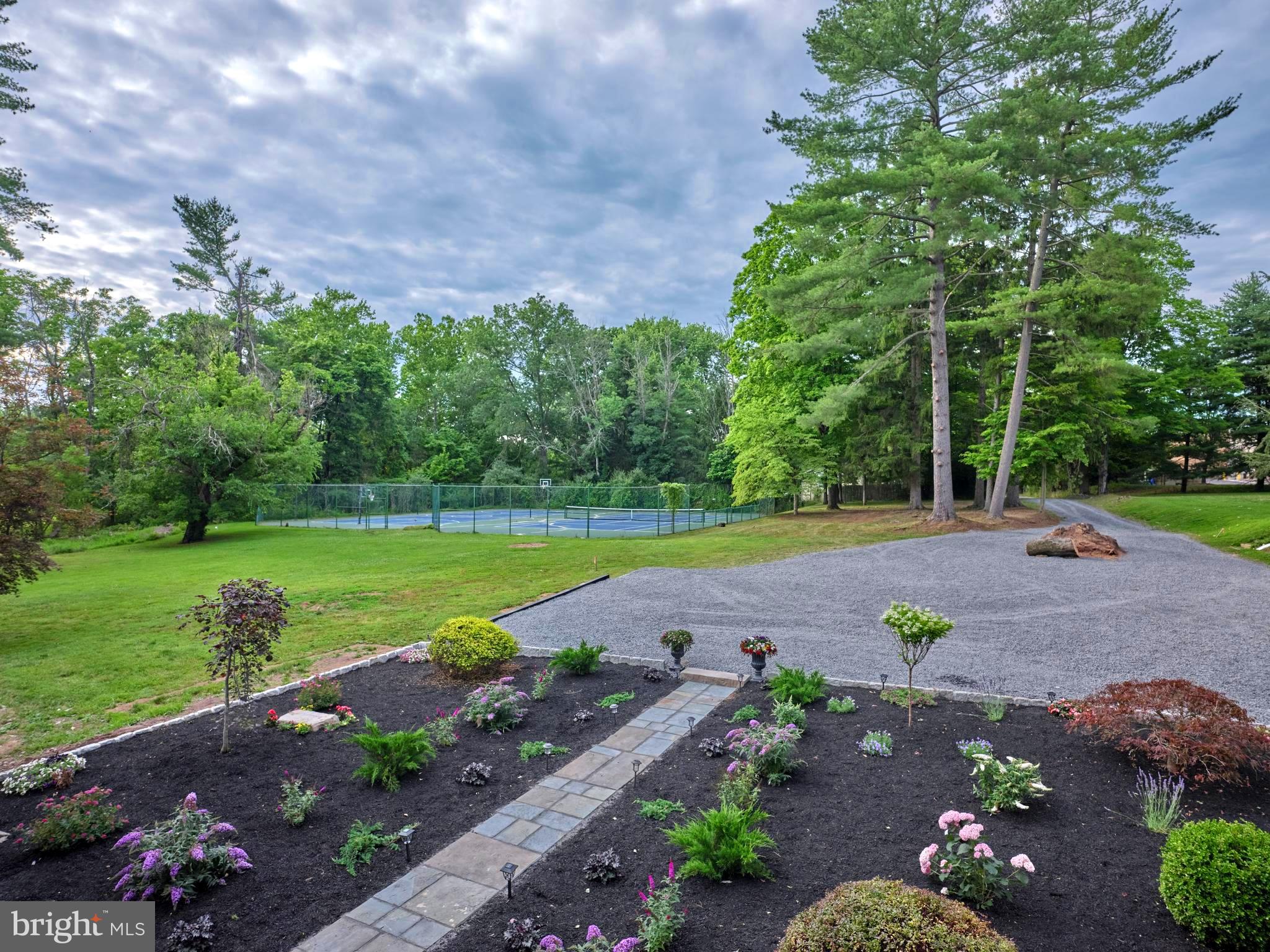 6538 Lower York Road New Hope, PA 18938 - Photo 50 of 63 Front landscaping