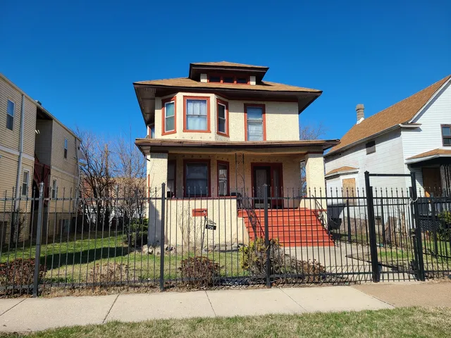 $214,900 | 706 North Long Avenue, Chicago, IL 60644