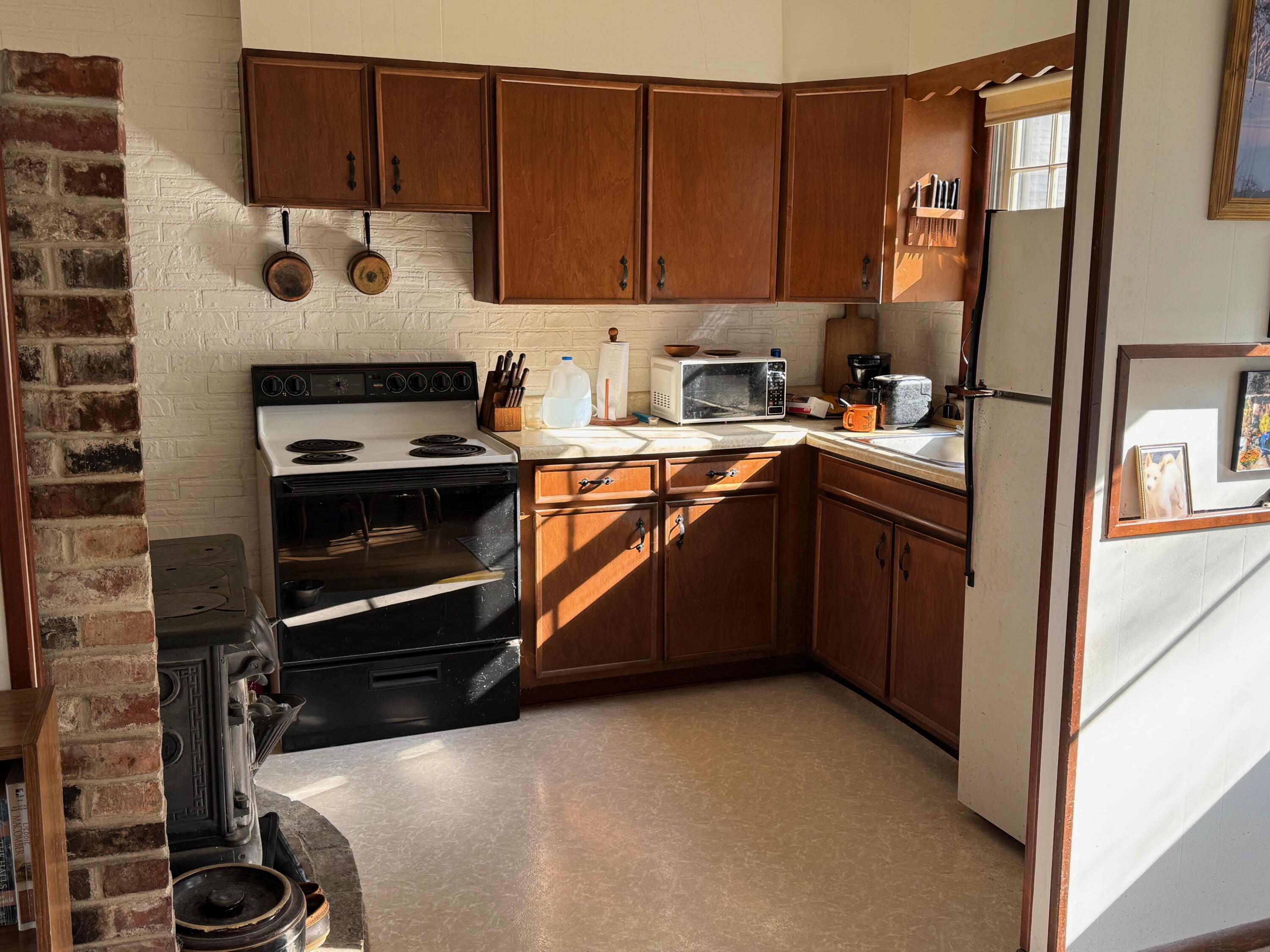 86 Beach Road Lincolnville, ME 04849 - Photo 11 of 40 IMG_7750
