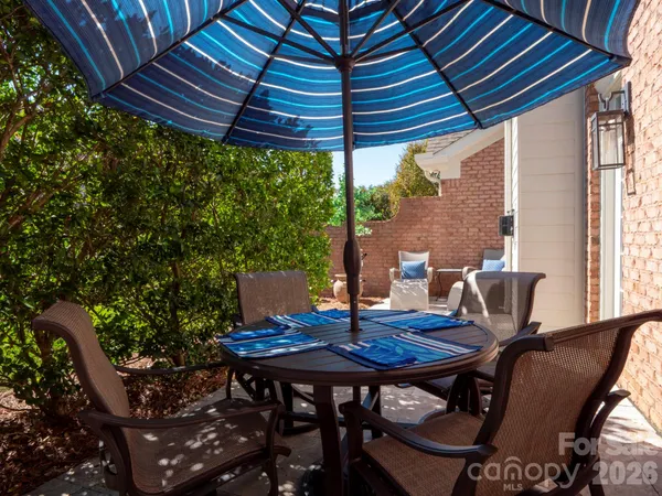 $829,900 | 11724 Easthampton Circle, Charlotte, NC 28277