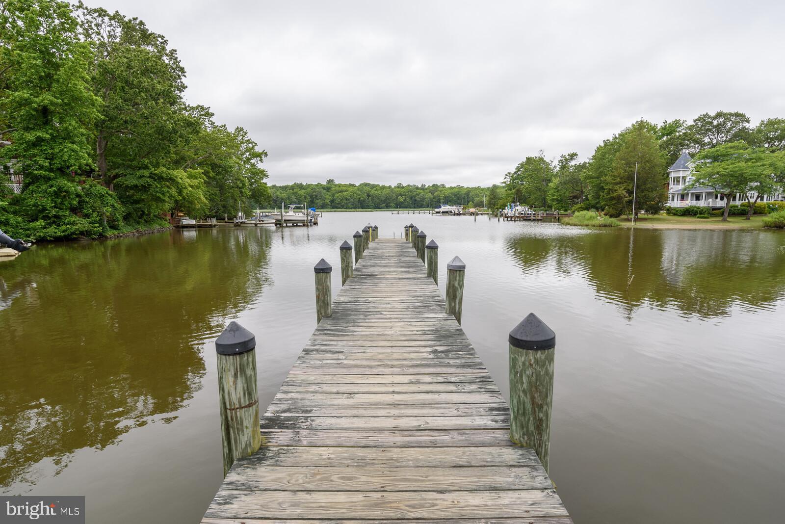 110 Valley View Avenue Edgewater, MD 21037 - Photo 2 of 25 Community dock