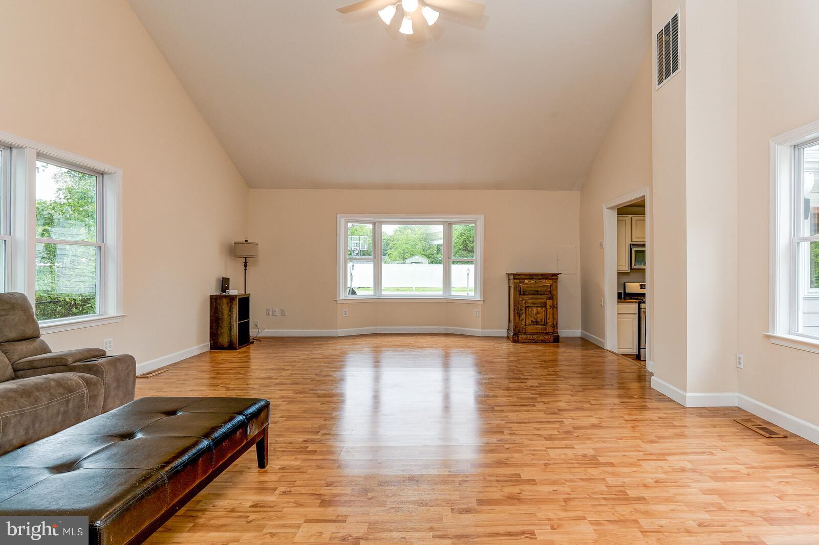 110 Valley View Avenue Edgewater, MD 21037 - Photo 13 of 25 Big Bay Window