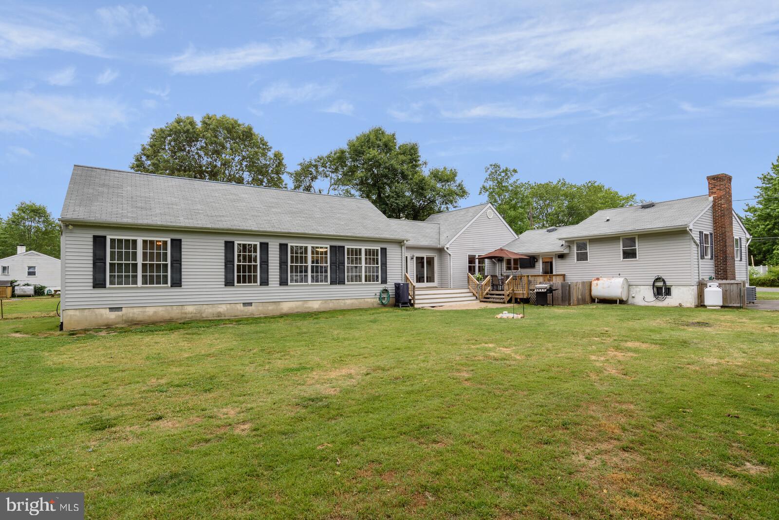 110 Valley View Avenue Edgewater, MD 21037 - Photo 24 of 25 Huge Private Rear Yard