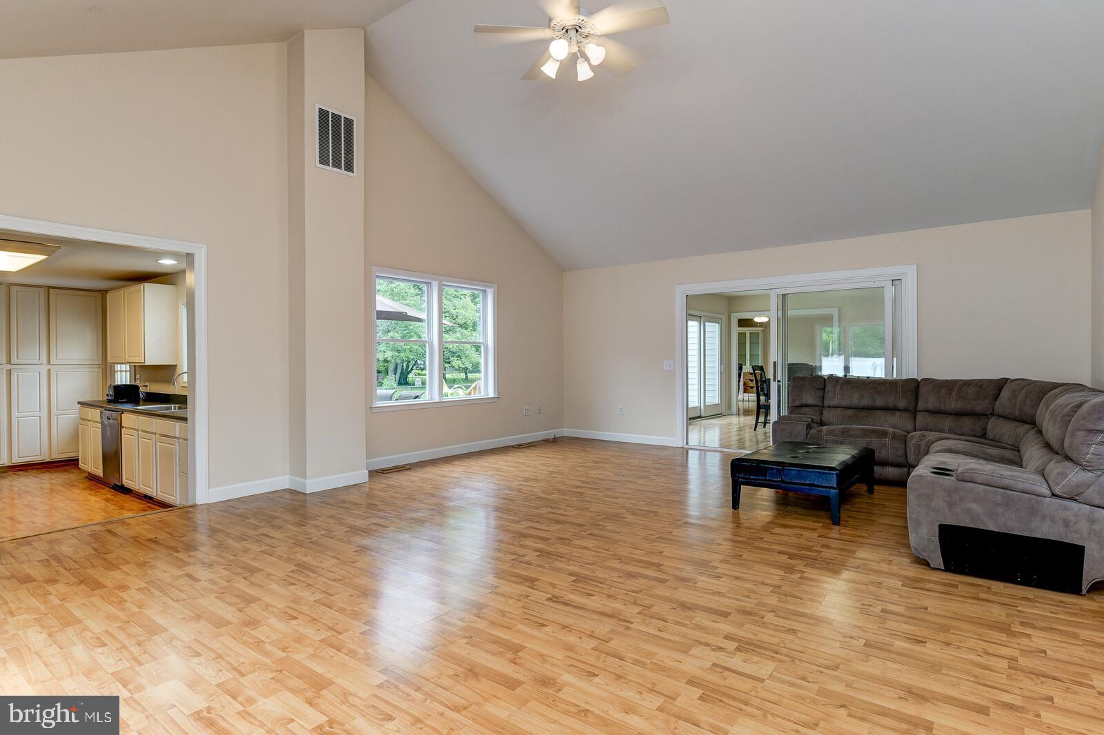 110 Valley View Avenue Edgewater, MD 21037 - Photo 4 of 25 Great Space for whatever your mind can imagine