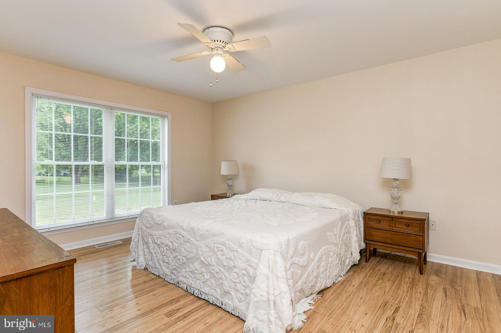 110 Valley View Avenue Edgewater, MD 21037 - Photo 10 of 25 Huge Master Bedroom or in-law Bedroom